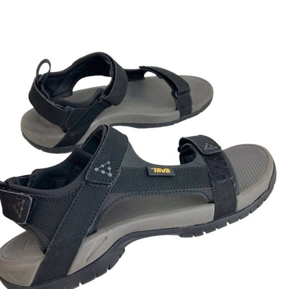 Sandals_&_Flip_Flops
